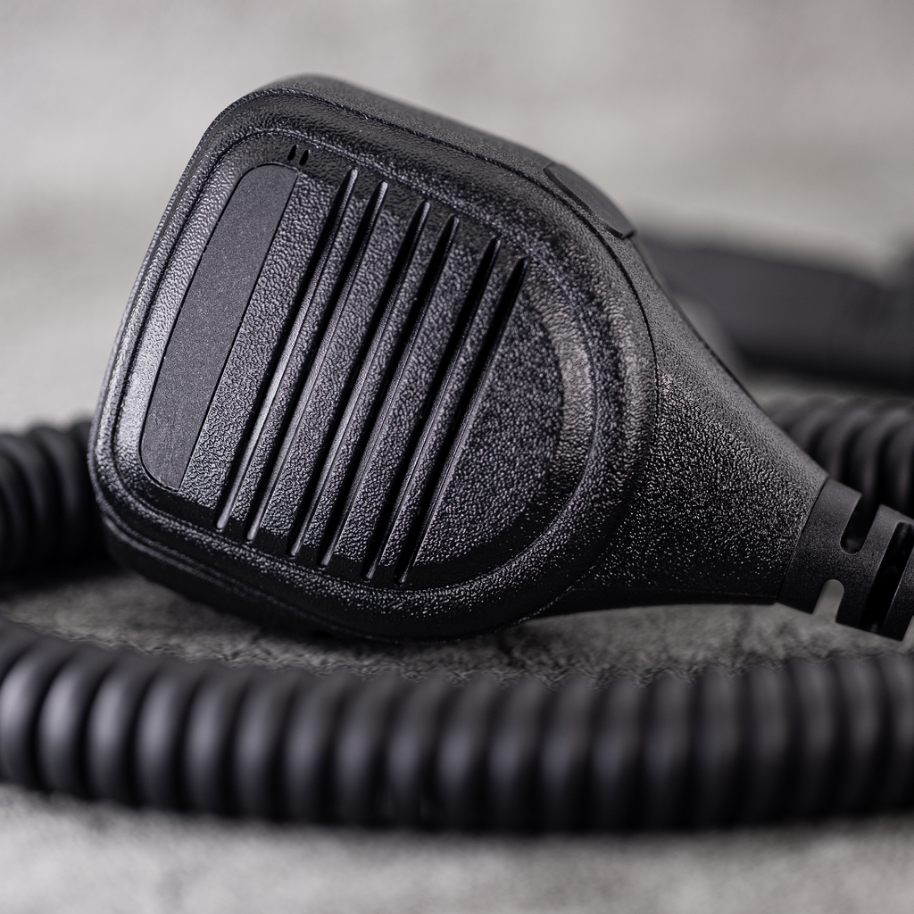 SM6WE Compact IP67 Speaker Microphone with Programmable Button